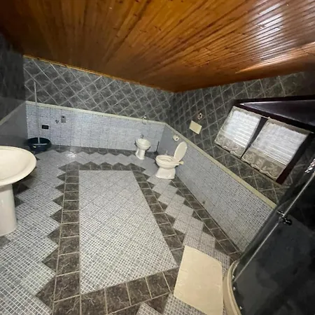 Laura Hotel
