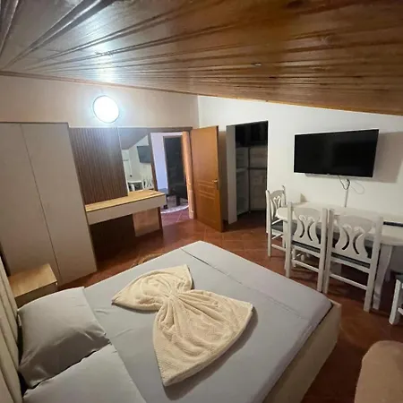 Szálloda Laura *