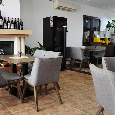 Szálloda Laura Velipoja