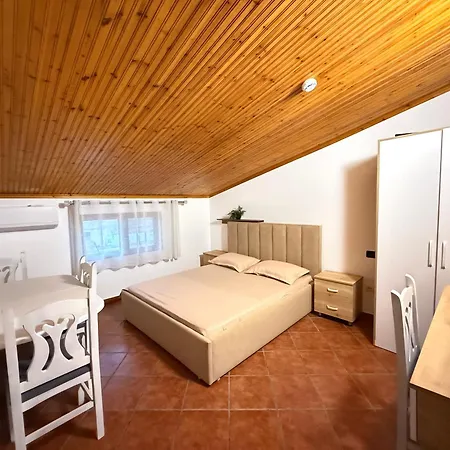 Szálloda Laura