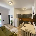 Laura Hotel Velipojë