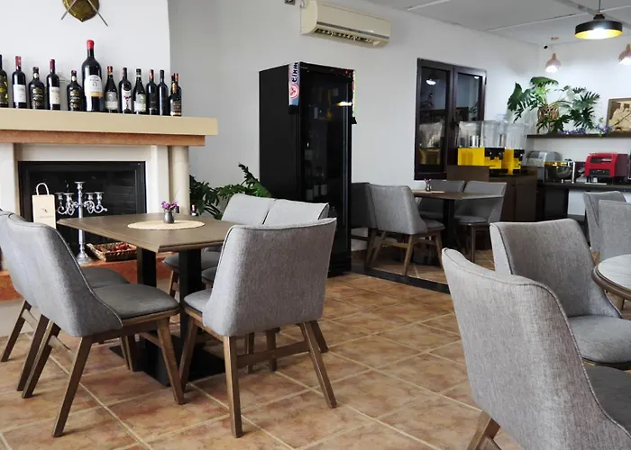 Hotel Laura Velipojë